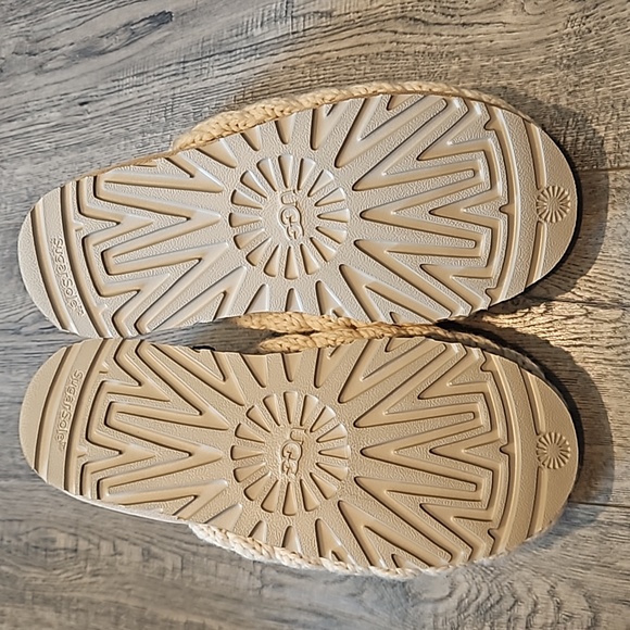 Ugg Classic Mini Chunky Knit Boot Women's Size 5 Brand New Without Tags - Picture 7 of 8